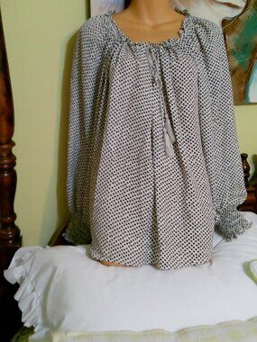 MAX STUDIO BLOUSE NWT SIZE LARGE BLACK AND OFF WHITE